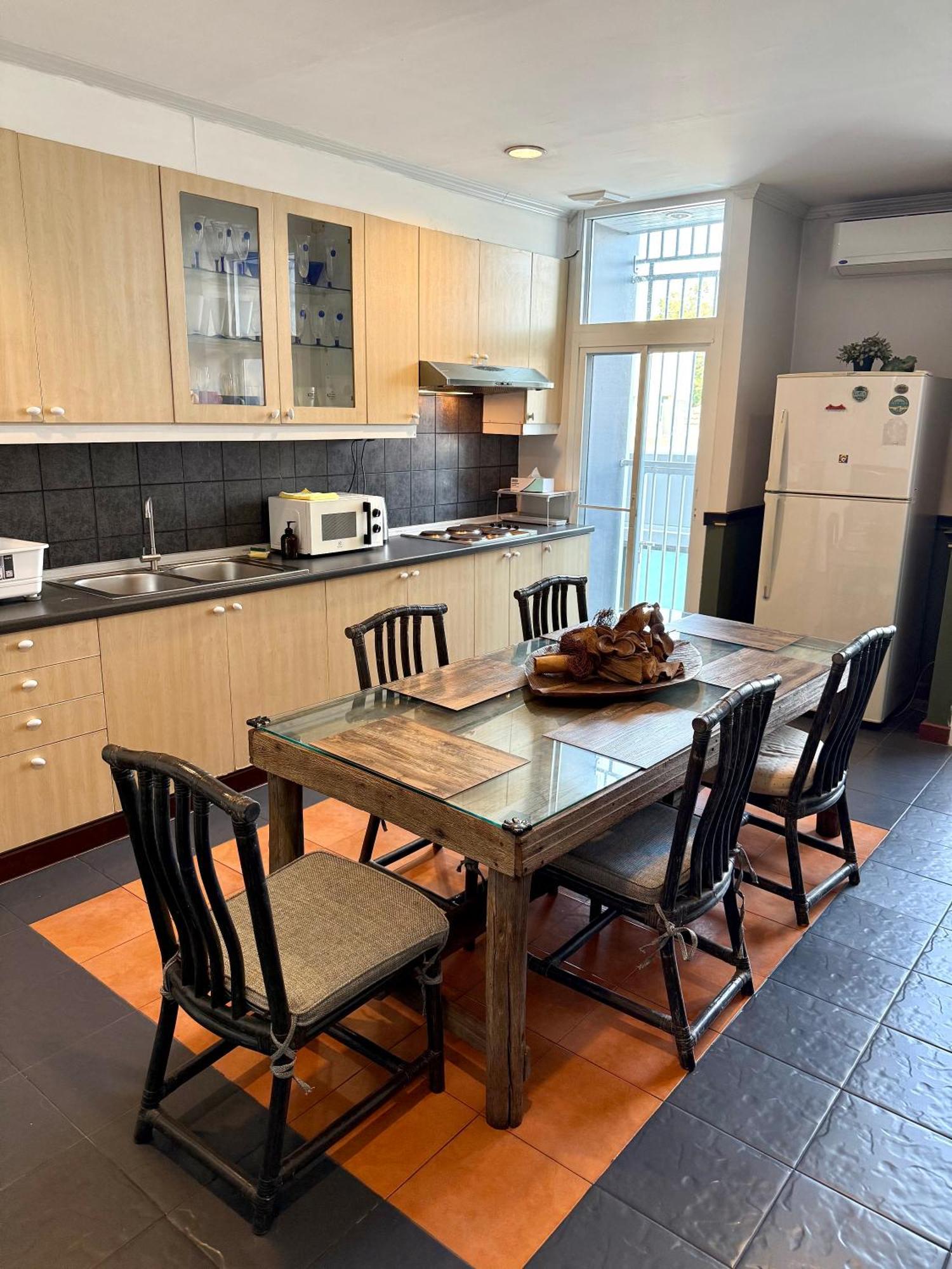 Samsen Suites Spacious 2Br Contemporary Thai Style Bangkok Bagian luar foto