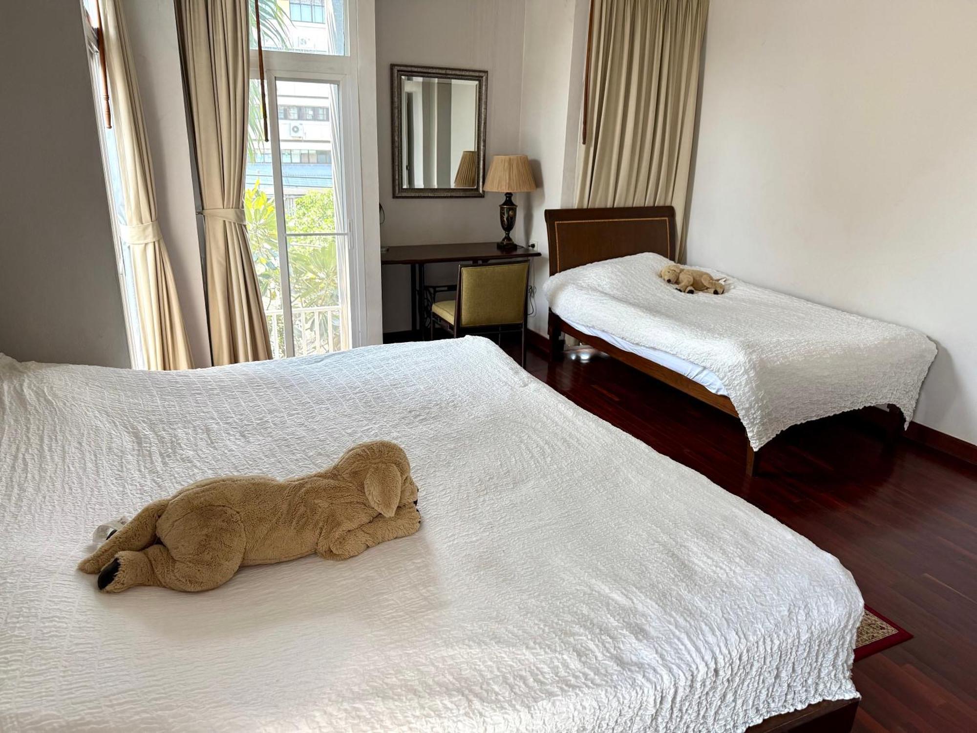 Samsen Suites Spacious 2Br Contemporary Thai Style Bangkok Bagian luar foto