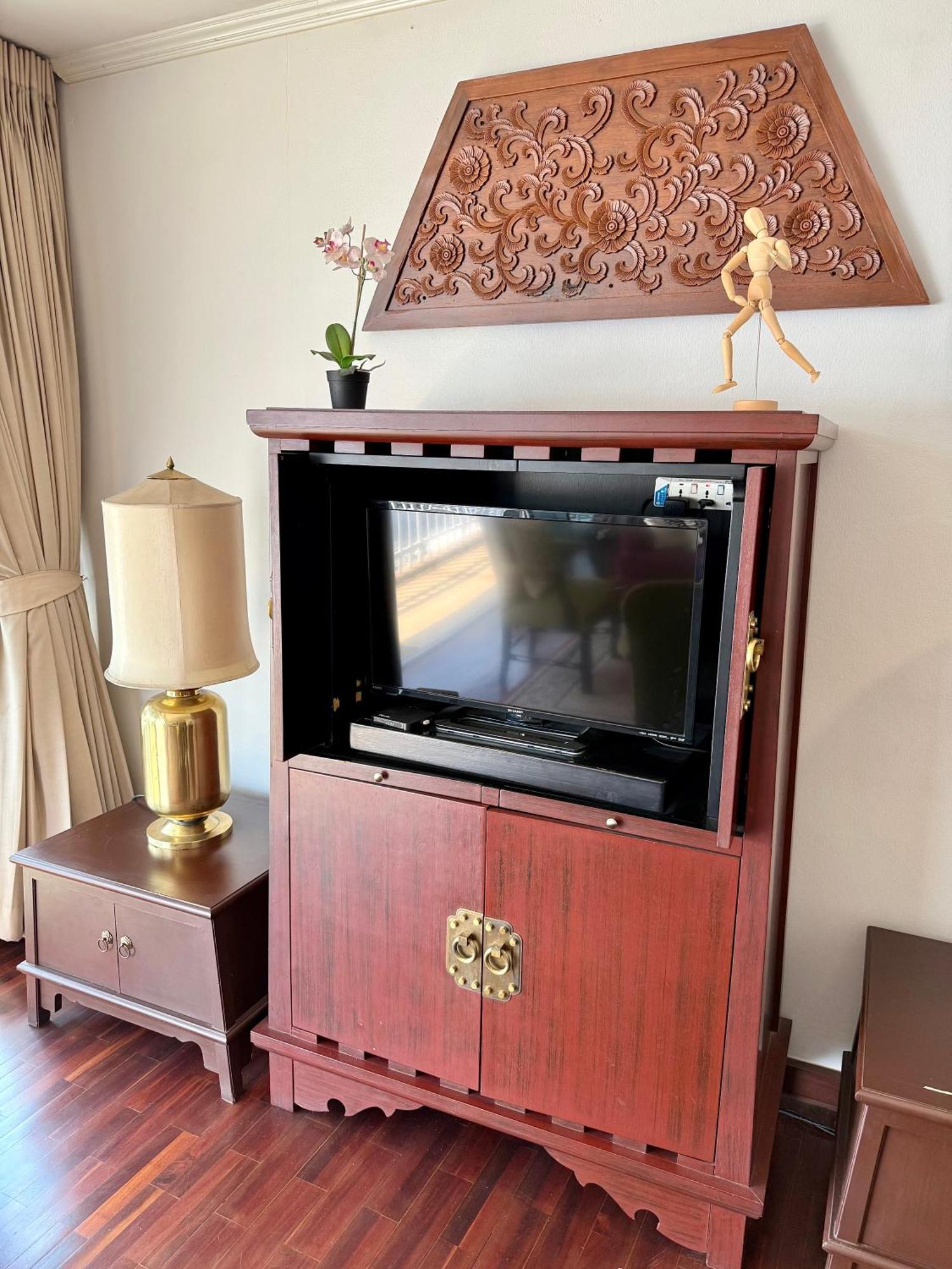 Samsen Suites Spacious 2Br Contemporary Thai Style Bangkok Bagian luar foto