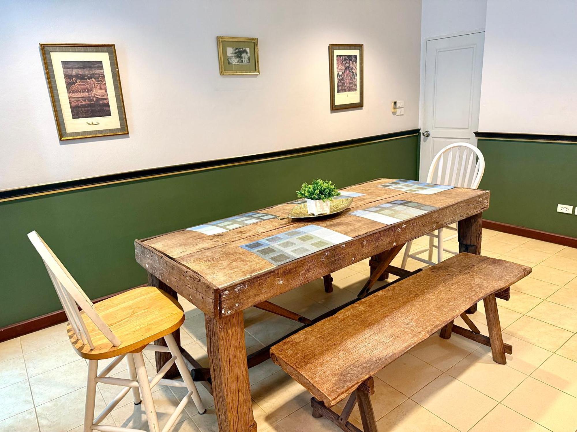 Samsen Suites Spacious 2Br Contemporary Thai Style Bangkok Bagian luar foto