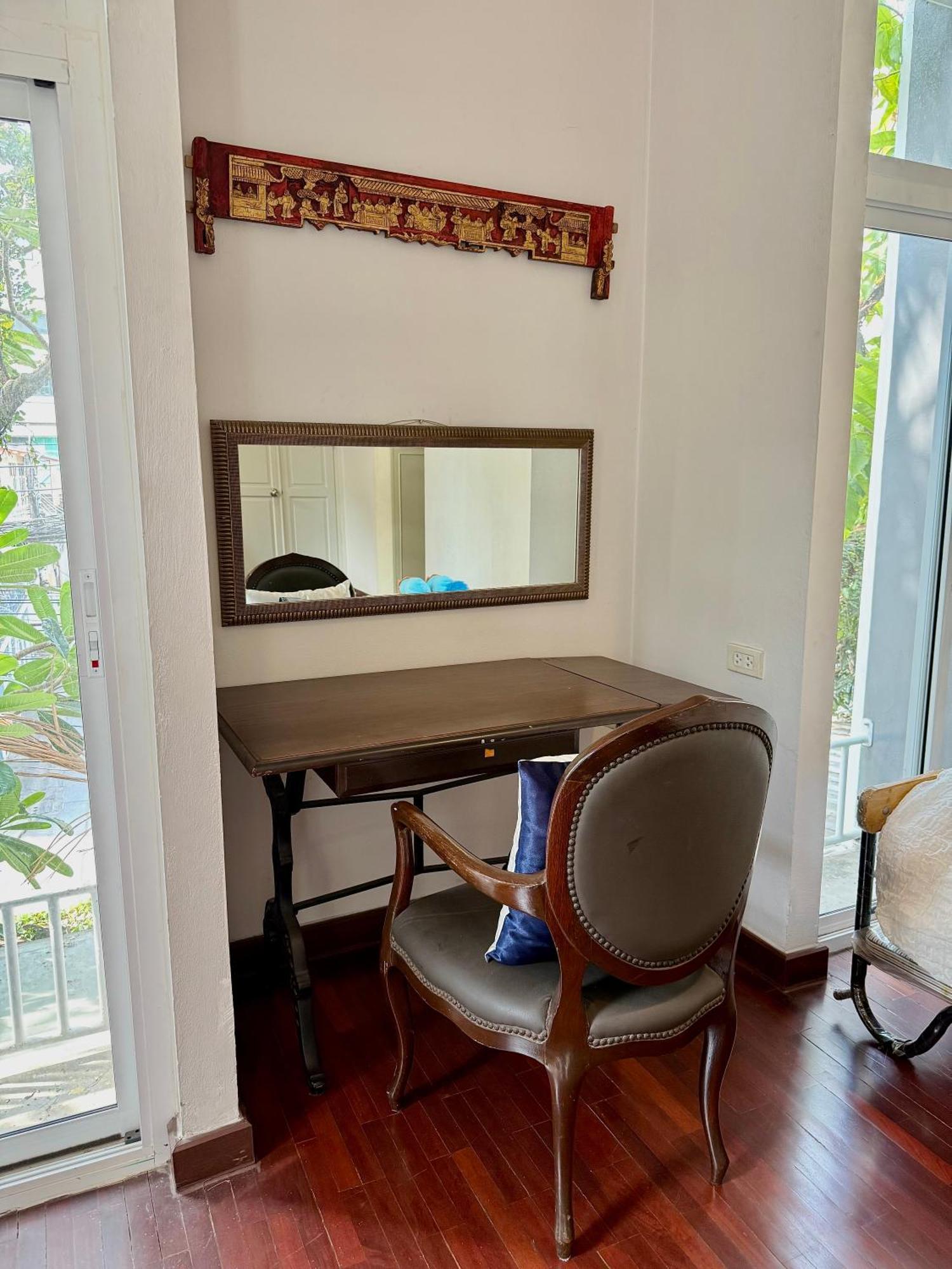 Samsen Suites Spacious 2Br Contemporary Thai Style Bangkok Bagian luar foto