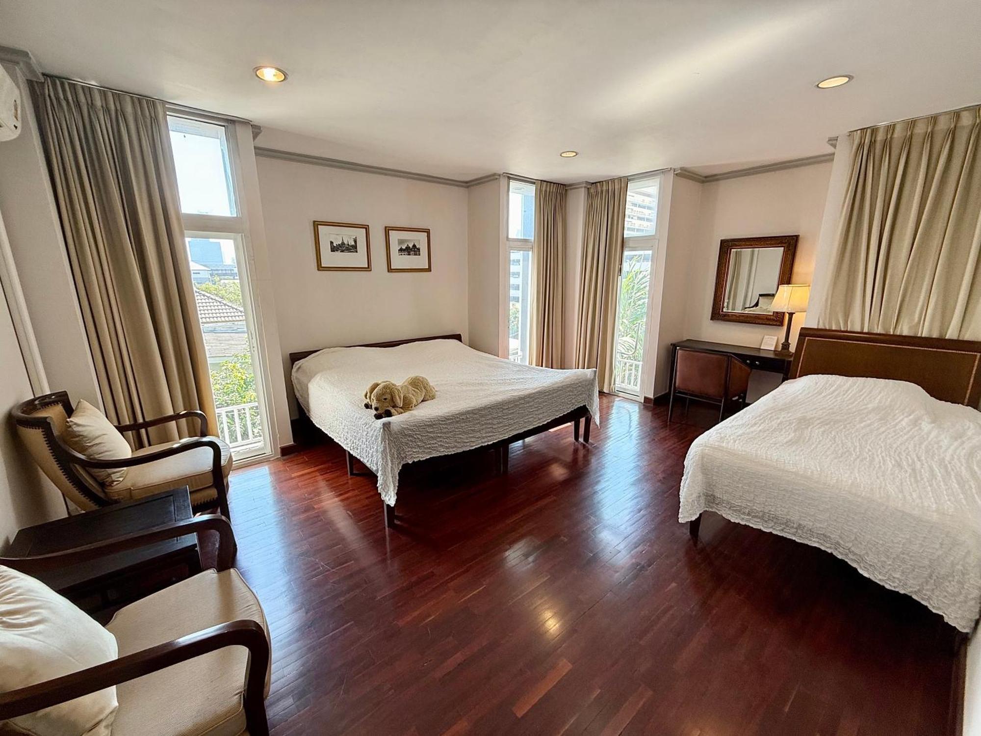 Samsen Suites Spacious 2Br Contemporary Thai Style Bangkok Bagian luar foto